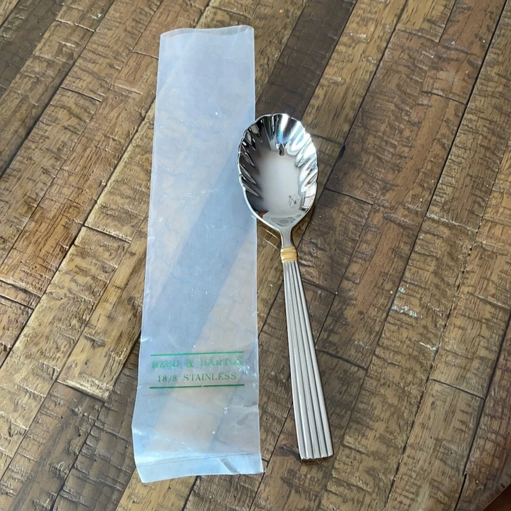 REED & BARTON GOLDEN CRESCENDO SUGAR SHELL SPOON
